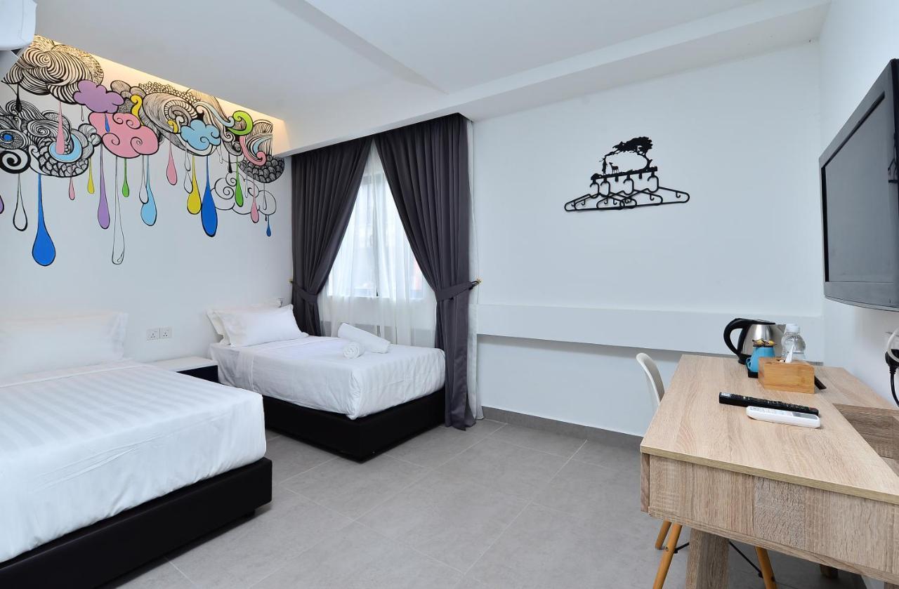 Smile Hotel Shah Alam Seksyen 9 外观 照片