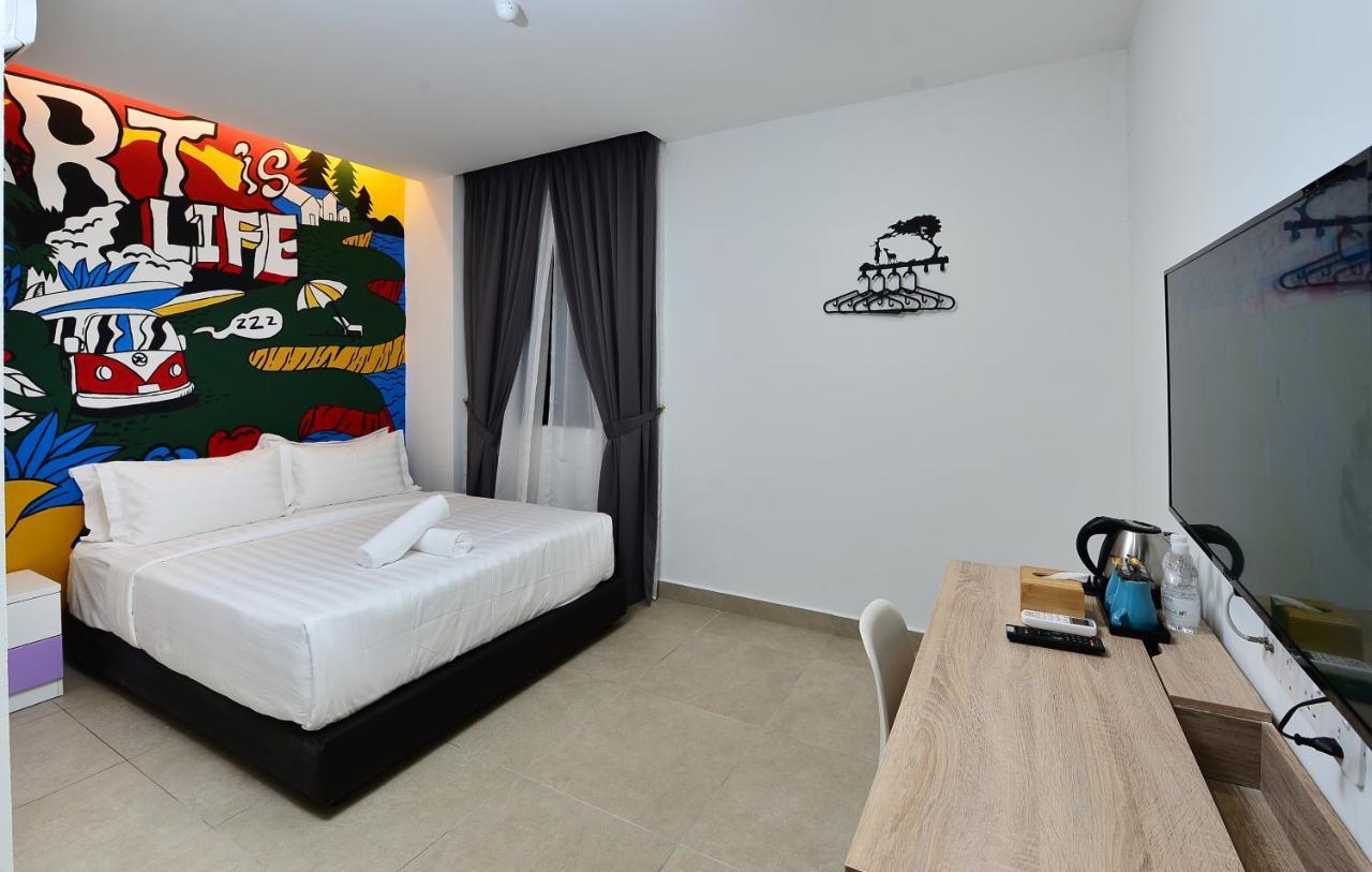 Smile Hotel Shah Alam Seksyen 9 外观 照片